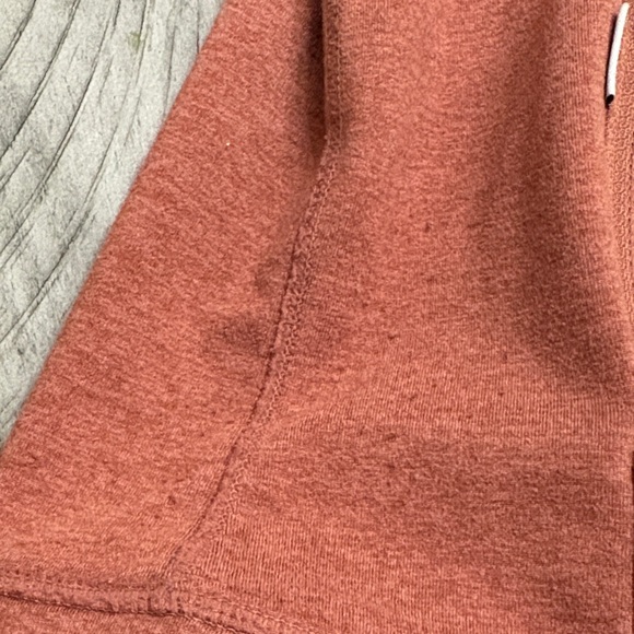 Vuori Halo Performance Hoodie - Picture 6 of 13